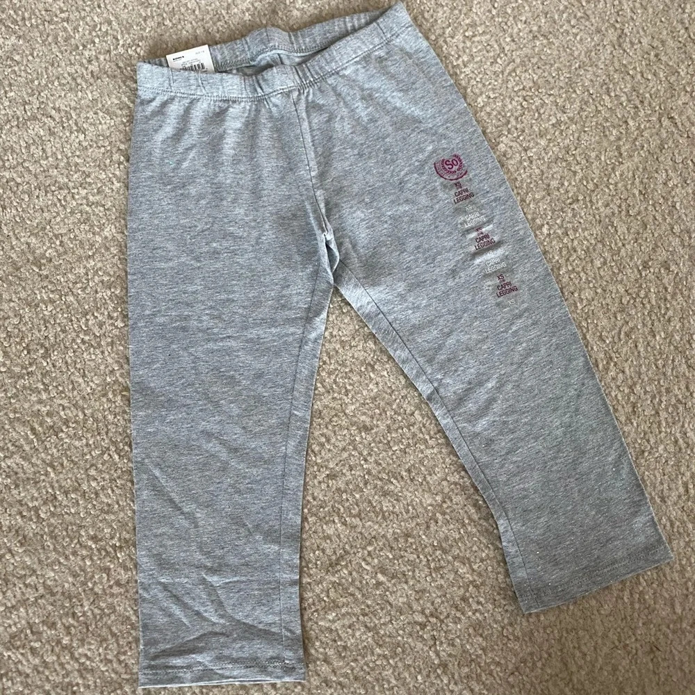 New with tags Girls gray Capri leggings